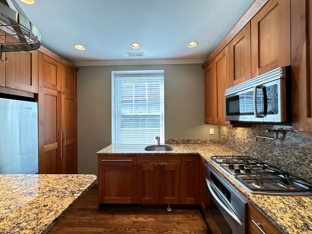 3614 N Bosworth Ave, ,  60613, USA 60613-unit#1R-Chicago-IL