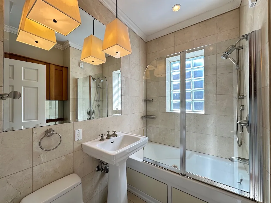 3614 N Bosworth Ave, ,  60613, USA 60613-unit#1R-Chicago-IL