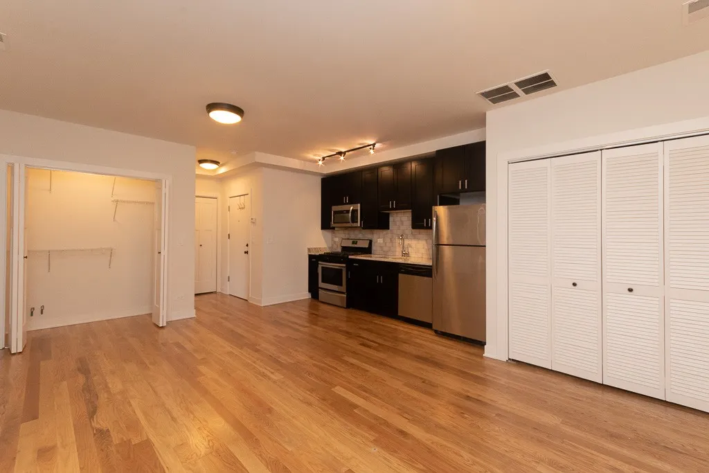 2203 W Eastwood Ave, ,  60625, USA 60625-unit#2NE-Chicago-IL