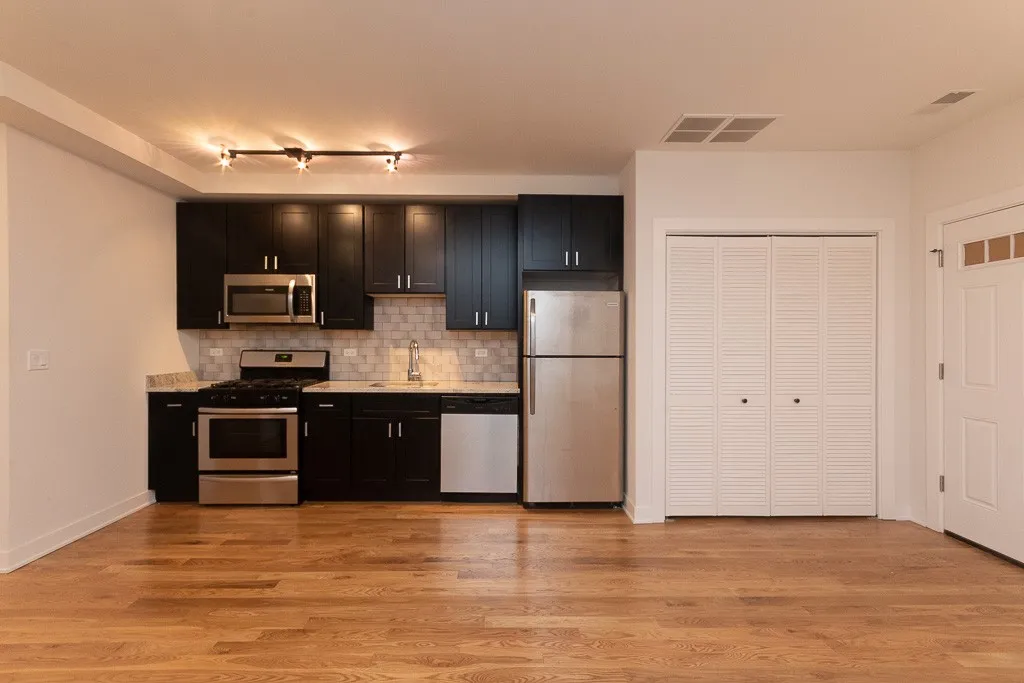 2203 W Eastwood Ave, ,  60625, USA 60625-unit#2NE-Chicago-IL