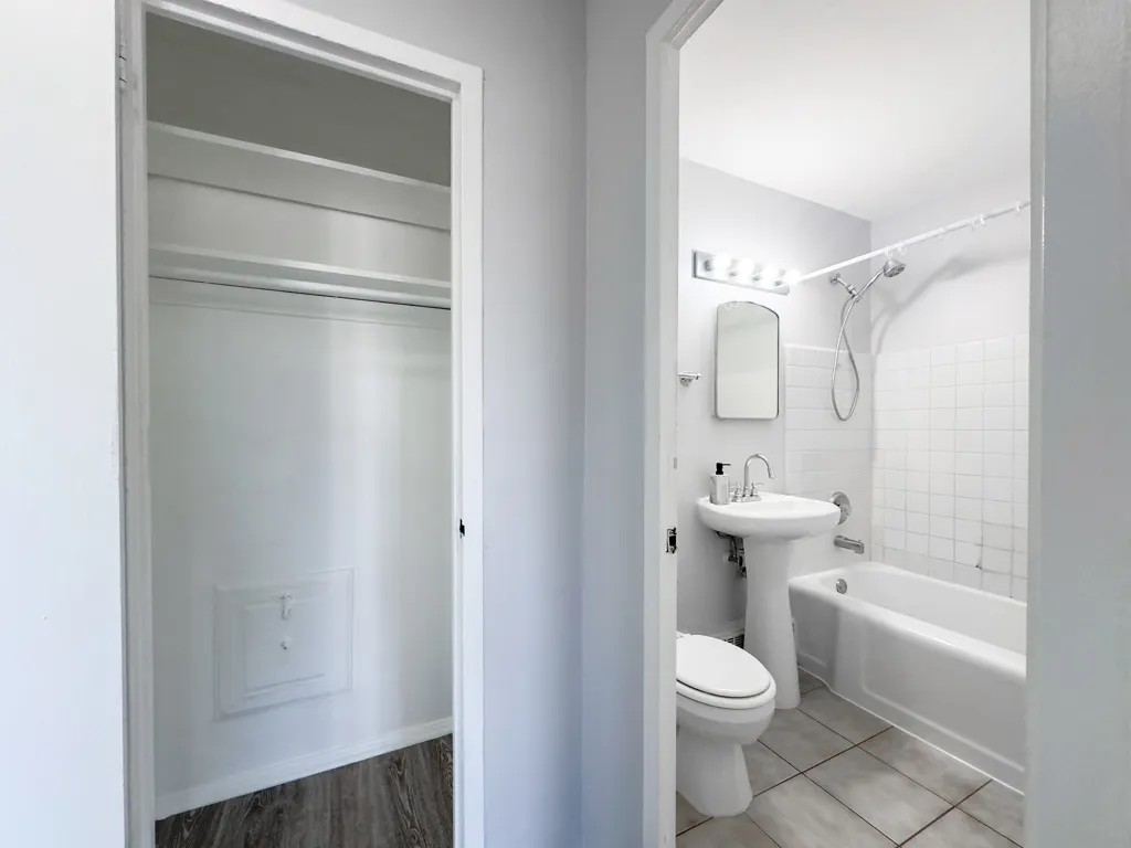 7333 N Ridge Blvd, ,  60645, USA 60645-unit#509-Chicago-IL