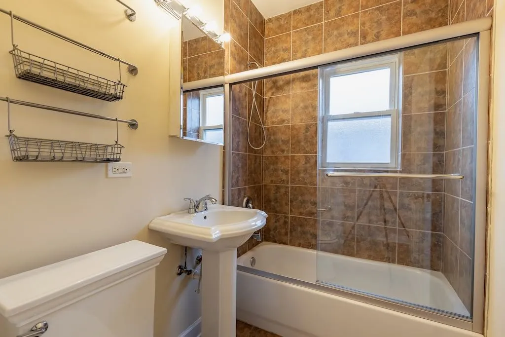 3254 N Clifton Ave, , 60657, USA 60657-unit#3W-Chicago-IL