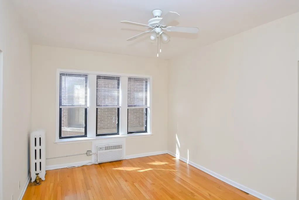 744 W Addison St, ,  60613, USA 60613-unit#3S-Chicago-IL