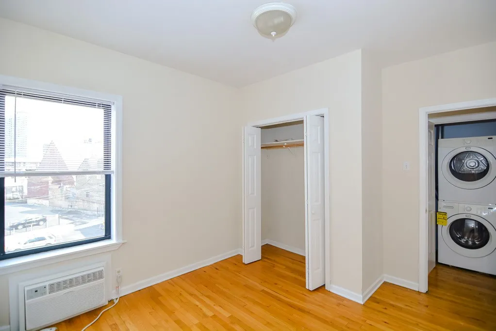 744 W Addison St, ,  60613, USA 60613-unit#3S-Chicago-IL