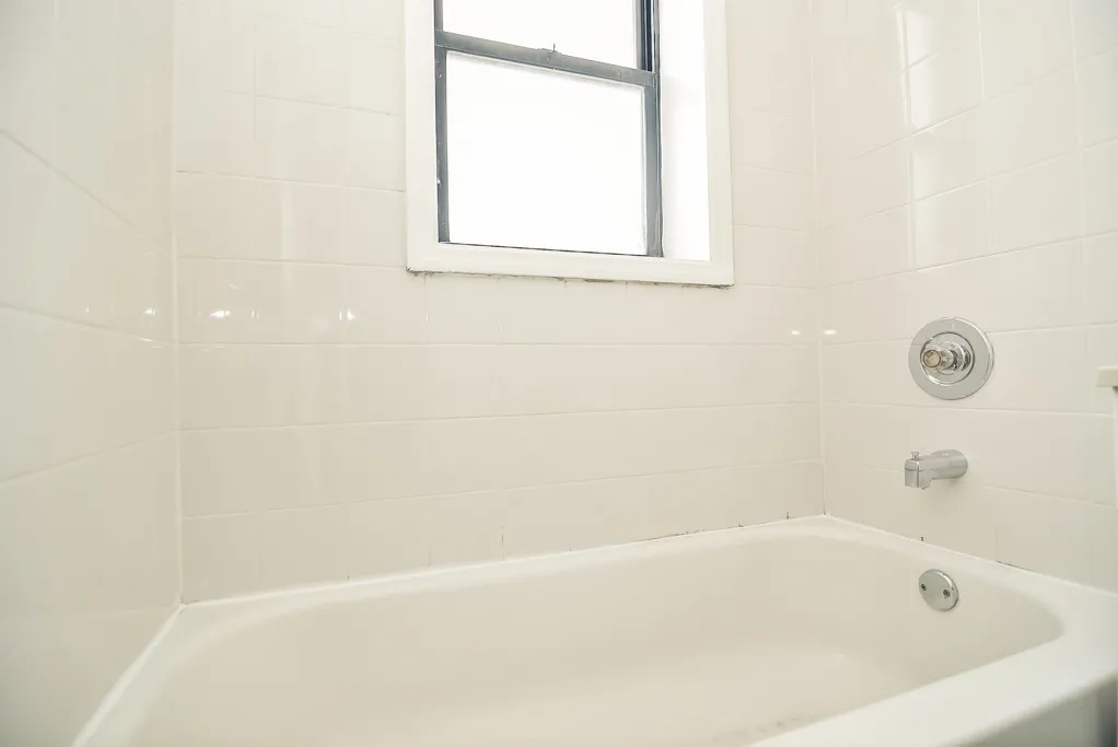 744 W Addison St, ,  60613, USA 60613-unit#3S-Chicago-IL