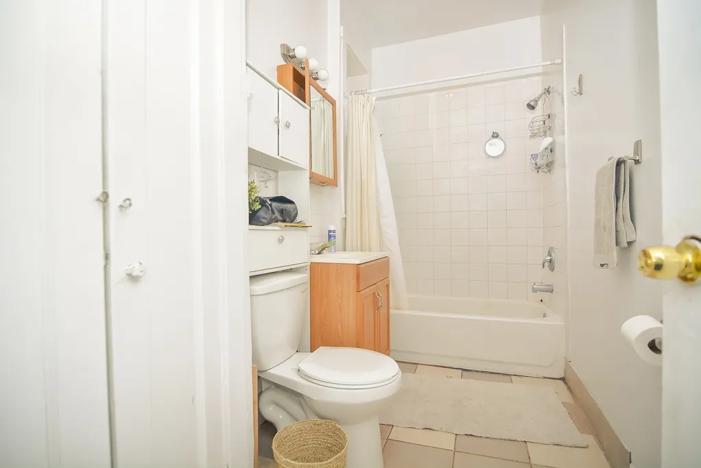 1670 W Pratt Blvd, , 60626, USA 60626-unit#2-Chicago-IL