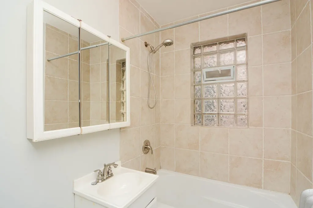 W Surf St, , 60657, USA 60657-unit#3N-Chicago-IL