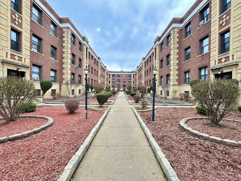 829 W Waveland Ave, , 60613, USA 60613-unit#2S-Chicago-IL