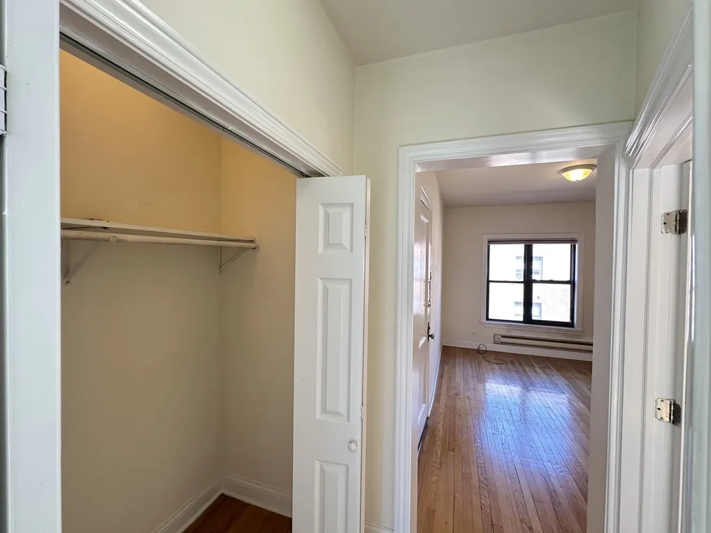 829 W Waveland Ave, , 60613, USA 60613-unit#2S-Chicago-IL