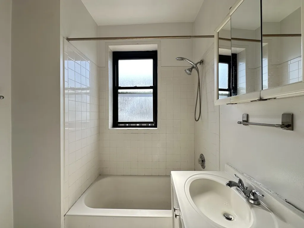 829 W Waveland Ave, , 60613, USA 60613-unit#2S-Chicago-IL