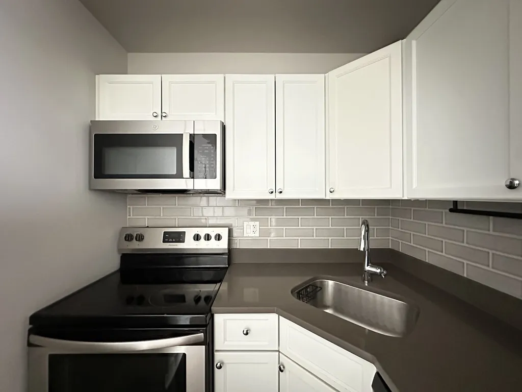 817 W Lakeside Pl, ,  60640, USA 60640-unit#409-Chicago-IL