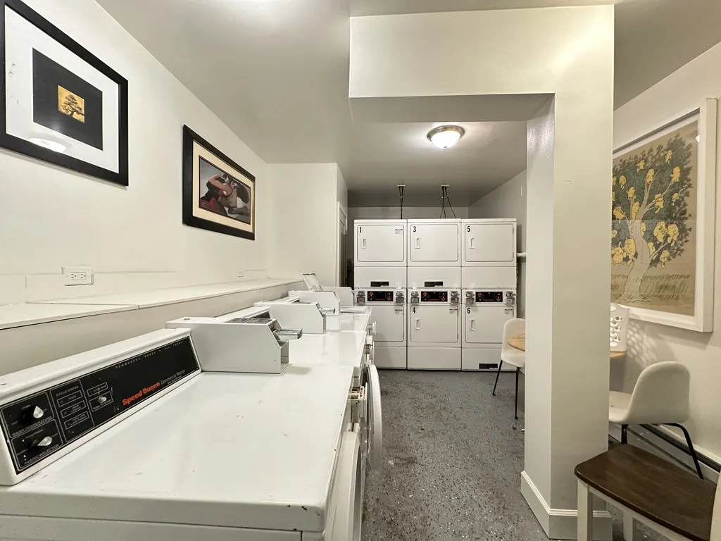 817 W Lakeside Pl, ,  60640, USA 60640-unit#409-Chicago-IL