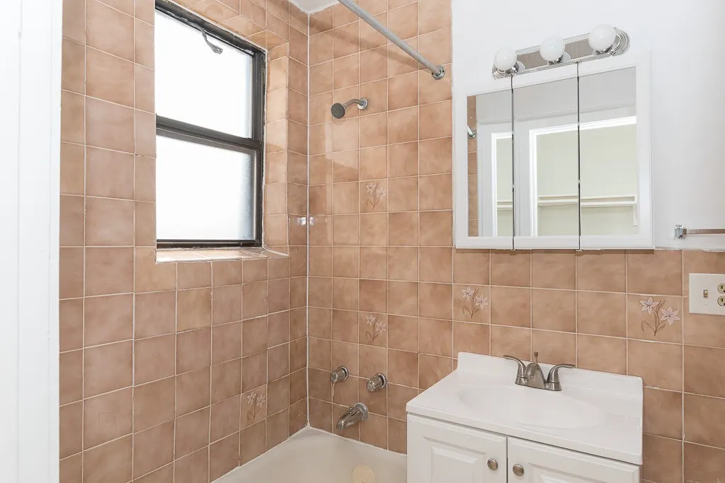739 W Belmont Ave, , 60657, USA 60657-unit#506-Chicago-IL