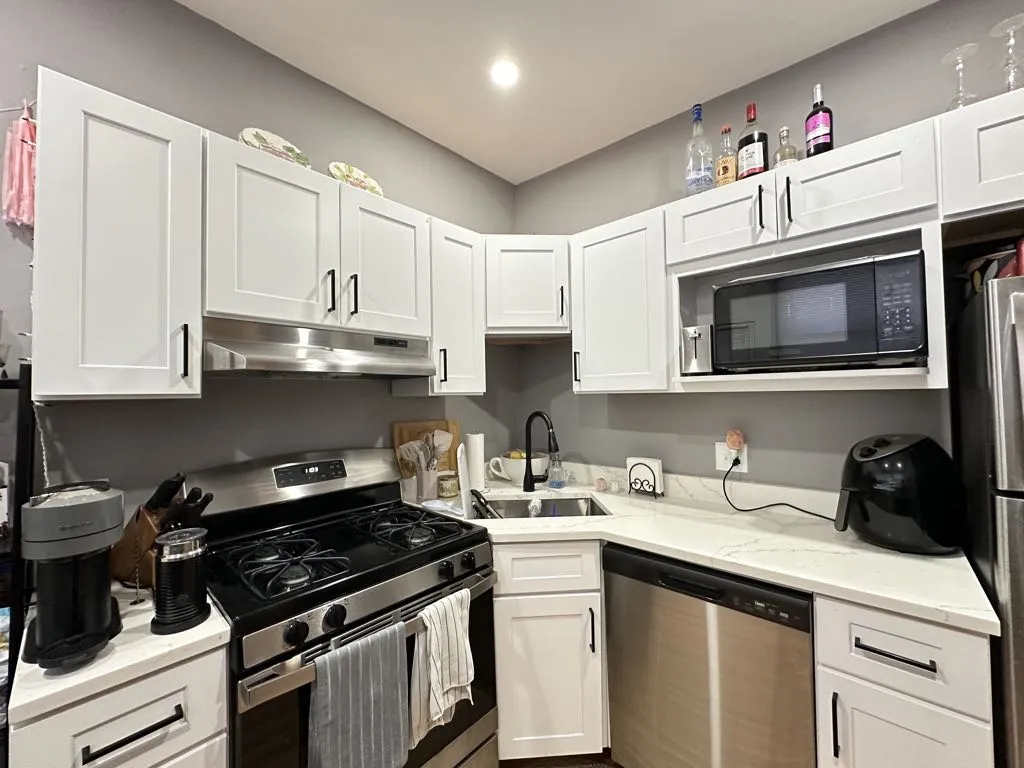 629 W Cornelia Ave, ,  60657, USA 60657-unit#3S-Chicago-IL