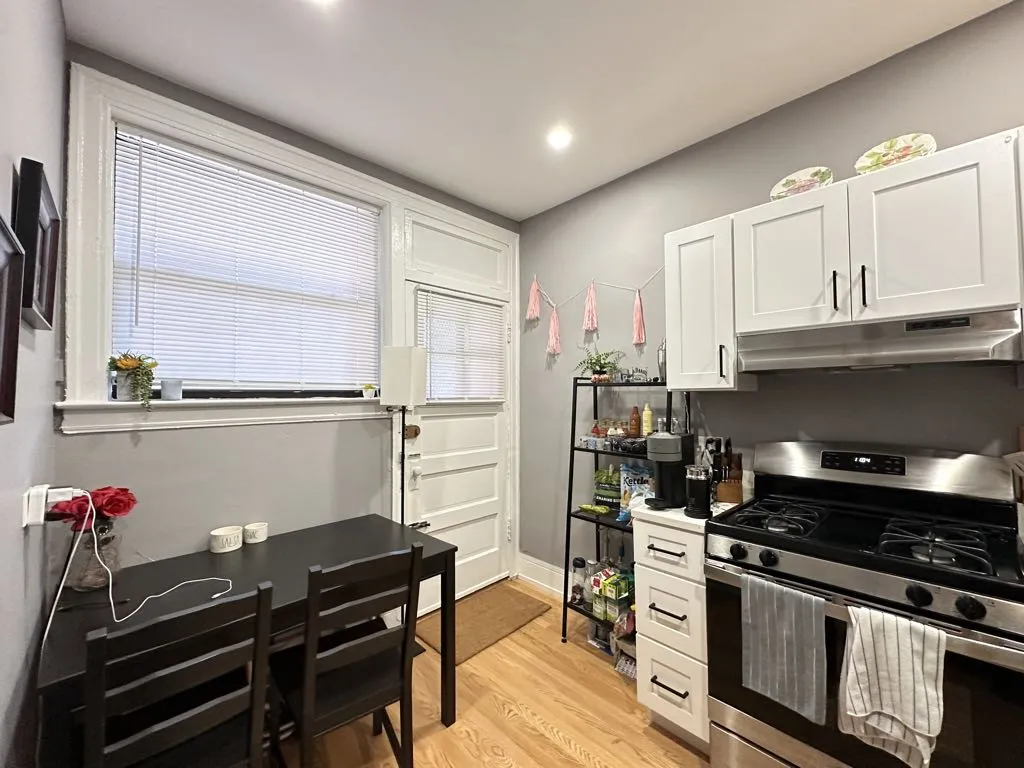 629 W Cornelia Ave, ,  60657, USA 60657-unit#3S-Chicago-IL