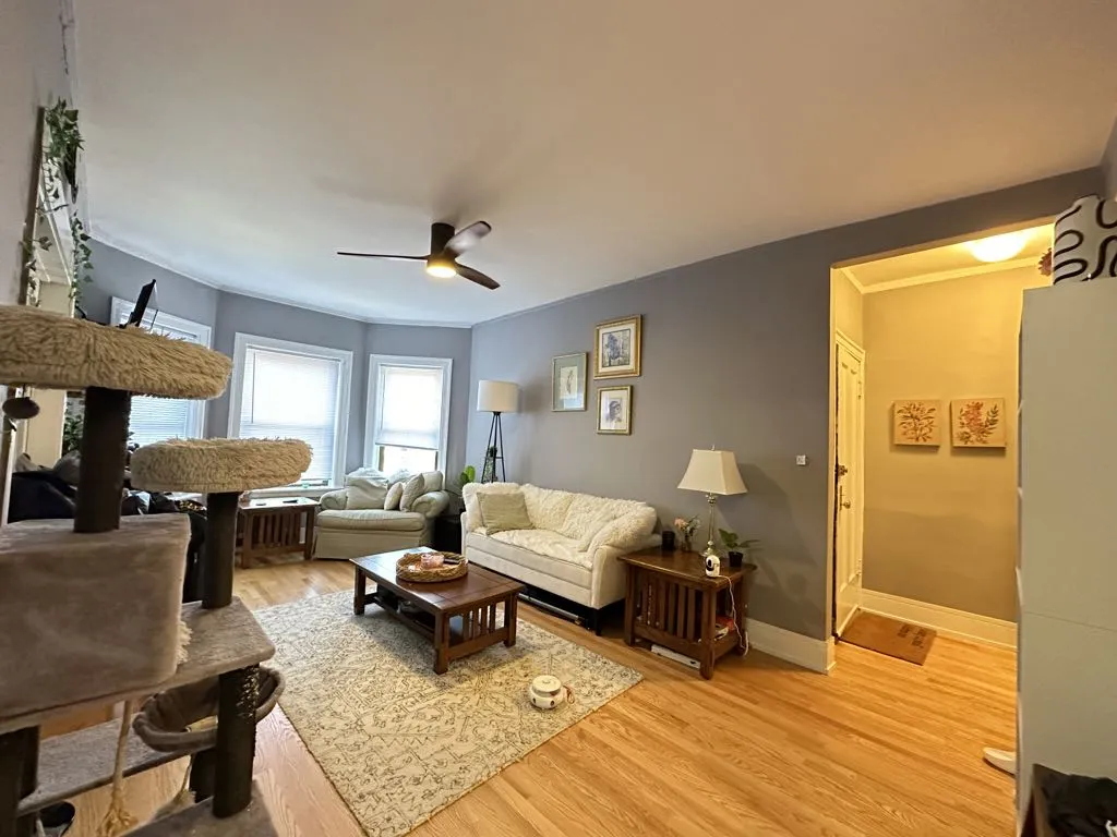 629 W Cornelia Ave, ,  60657, USA 60657-unit#3S-Chicago-IL