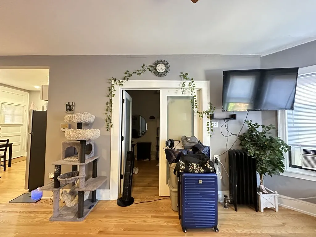 629 W Cornelia Ave, ,  60657, USA 60657-unit#3S-Chicago-IL