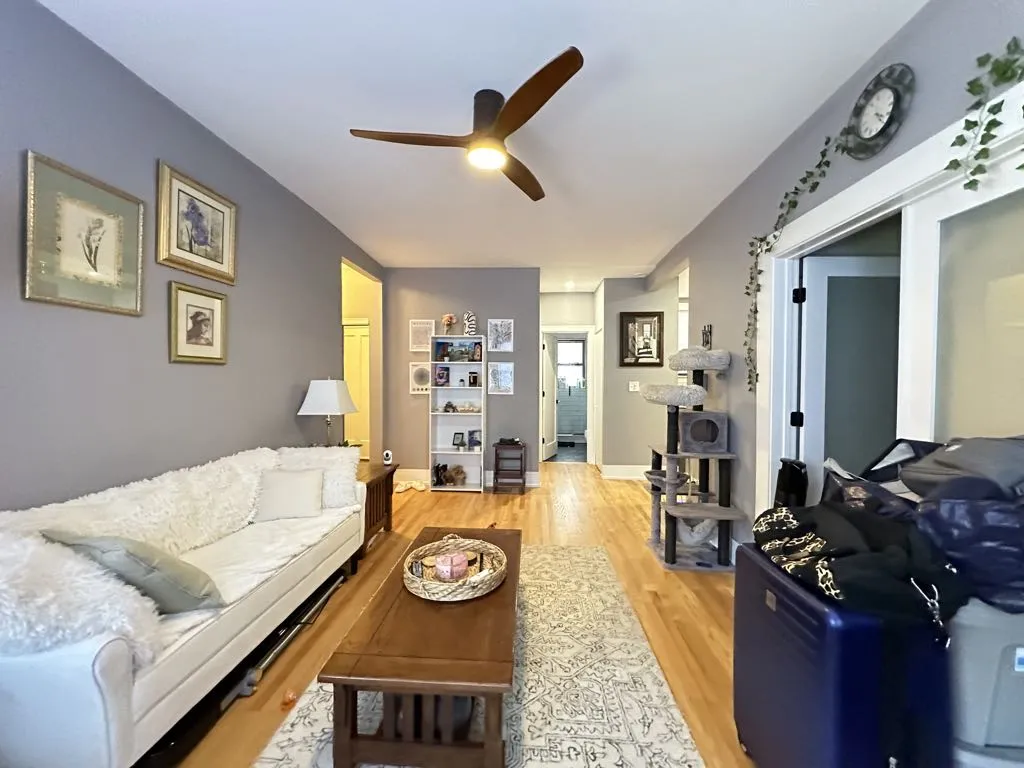 629 W Cornelia Ave, ,  60657, USA 60657-unit#3S-Chicago-IL