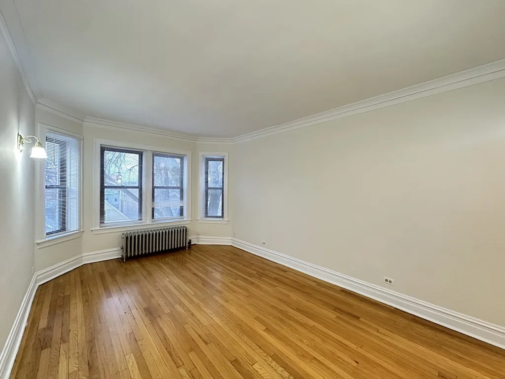 1913 W Larchmont Ave, ,  60613, USA 60613-unit#3B-Chicago-IL