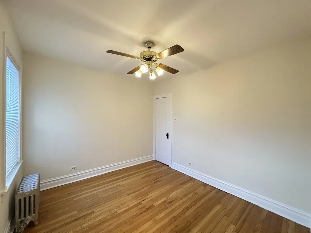 1913 W Larchmont Ave, ,  60613, USA 60613-unit#3B-Chicago-IL