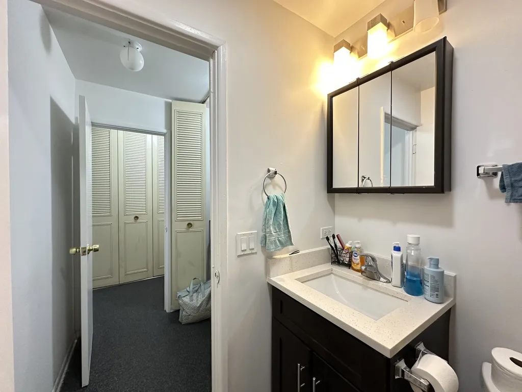 520 W Aldine Ave, , 60657, USA 60657-unit#412-Chicago-IL