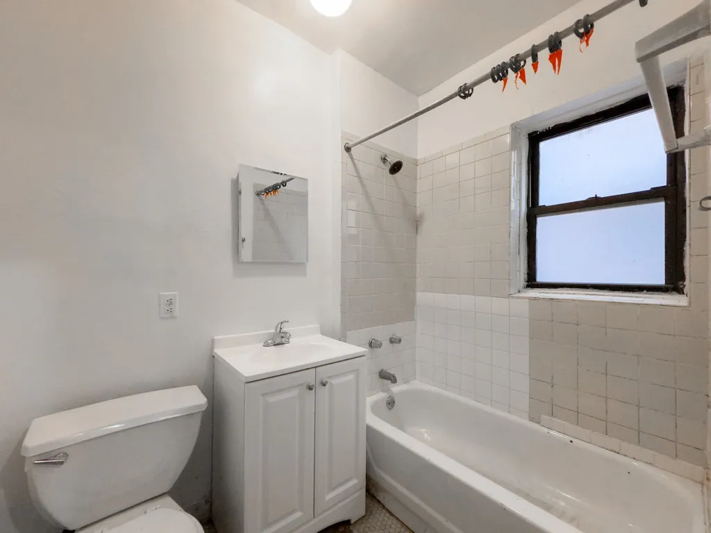 931 W Sunnyside Ave, ,  60640, USA 60640-unit#2S-Chicago-IL
