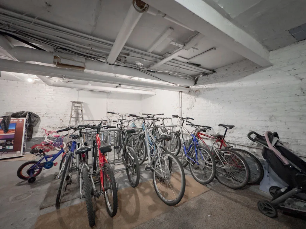 931 W Sunnyside Ave, ,  60640, USA 60640-unit#2S-Chicago-IL