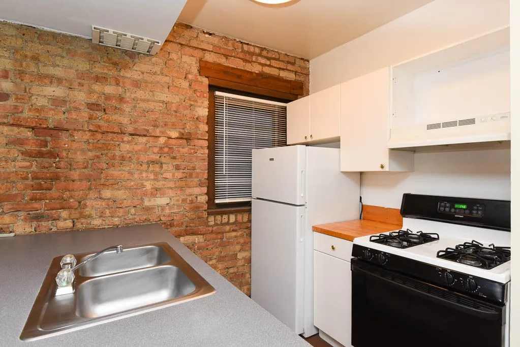 556 W Wellington Ave, ,  60657, USA 60657-unit#2R-Chicago-IL