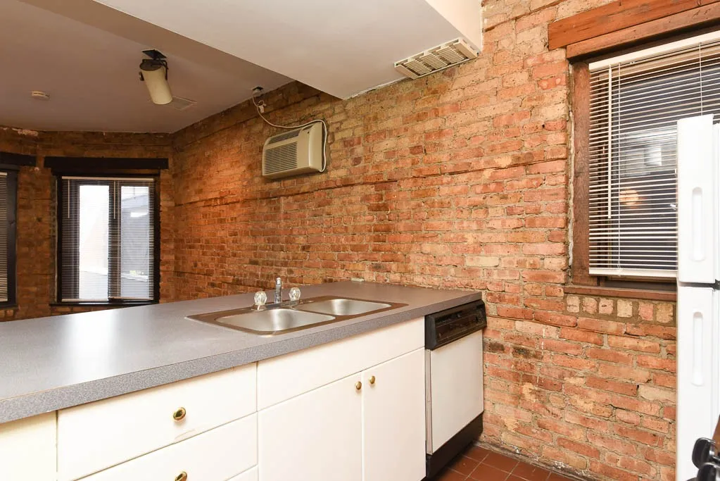 556 W Wellington Ave, ,  60657, USA 60657-unit#2R-Chicago-IL