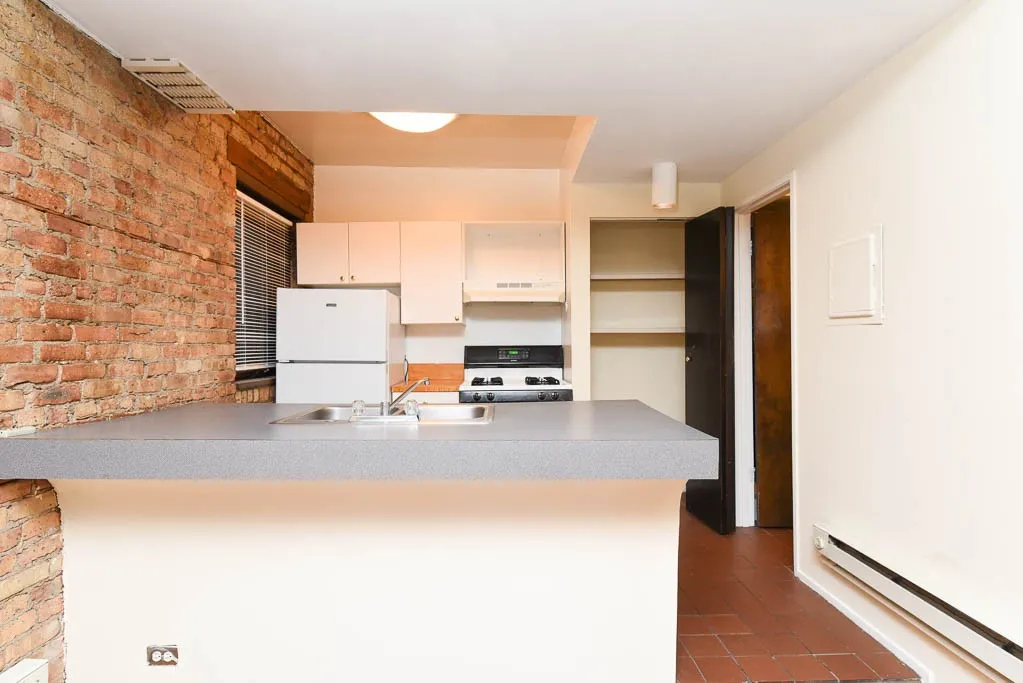 556 W Wellington Ave, ,  60657, USA 60657-unit#2R-Chicago-IL