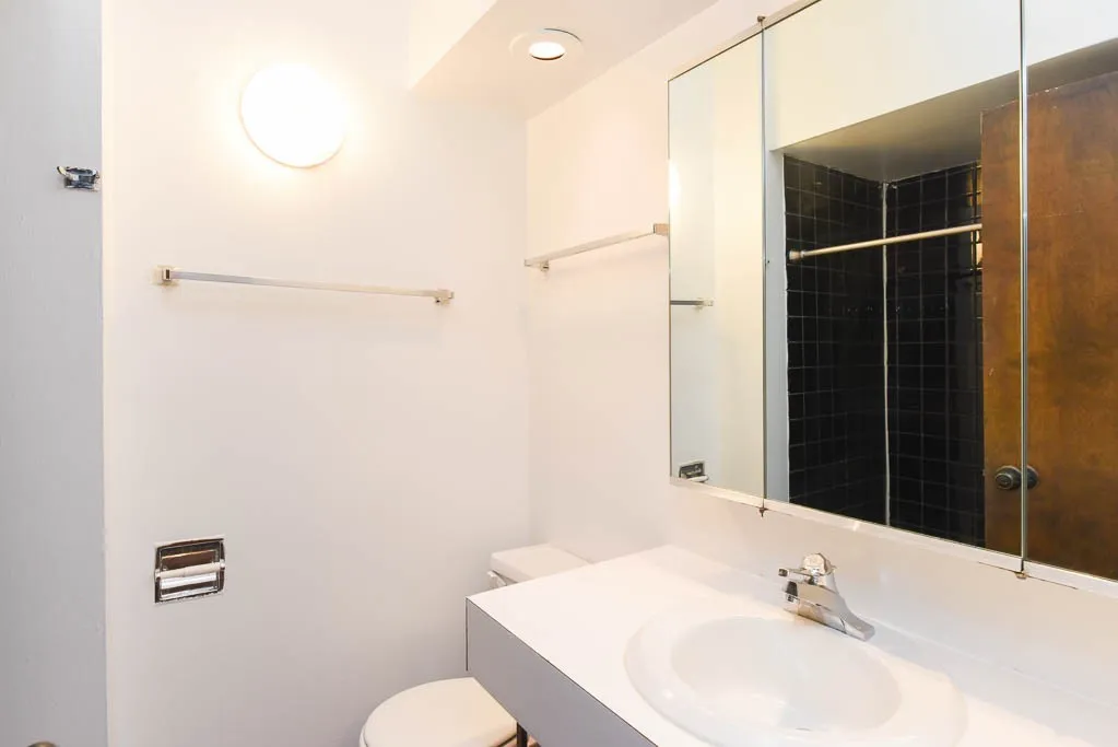 556 W Wellington Ave, ,  60657, USA 60657-unit#2R-Chicago-IL