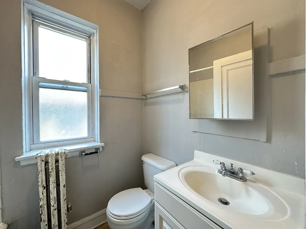 2827 N Burling St, ,  60657, USA 60657-unit#202-Chicago-IL
