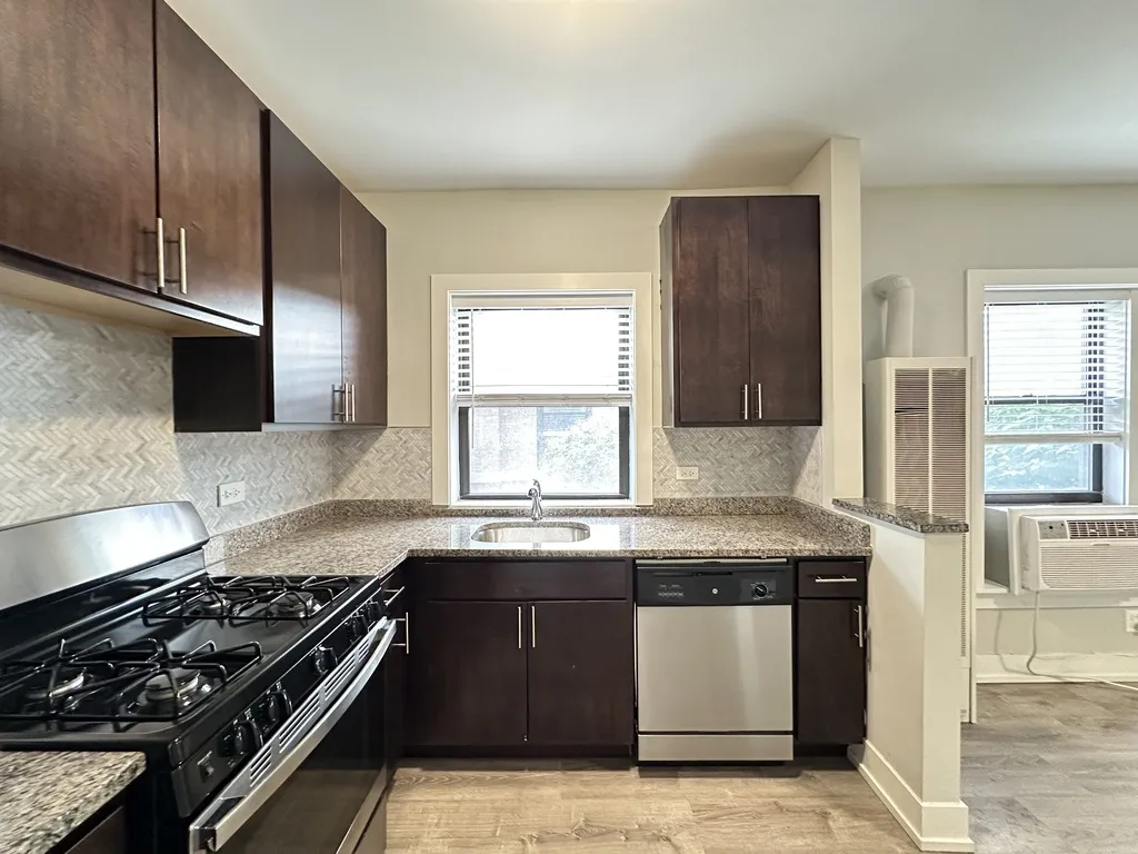 713 W Brompton Ave, ,  60657, USA 60657-unit#64-Chicago-IL