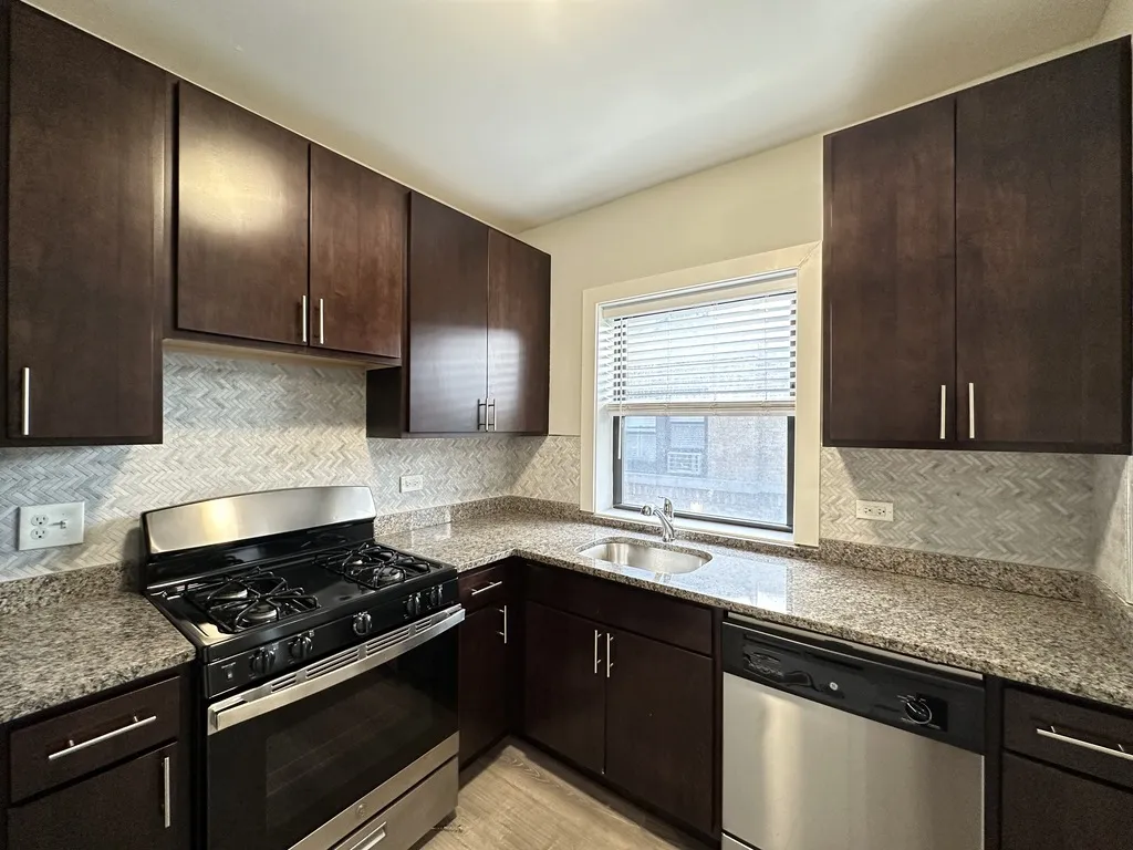 713 W Brompton Ave, ,  60657, USA 60657-unit#64-Chicago-IL