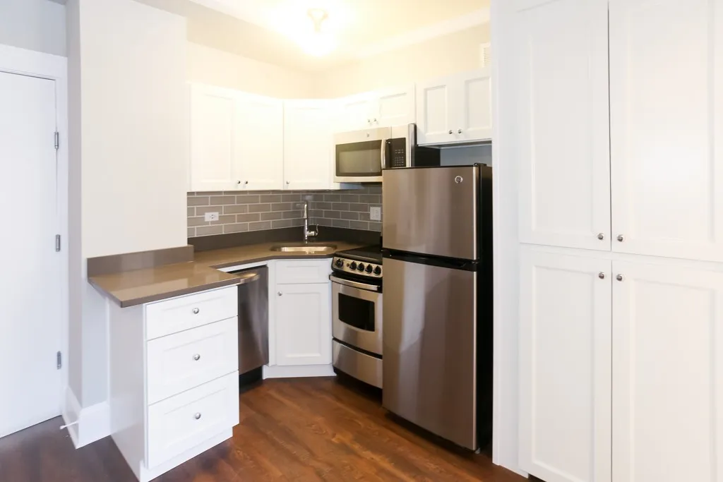 817 W Lakeside Pl, ,  60640, USA 60640-unit#202-Chicago-IL