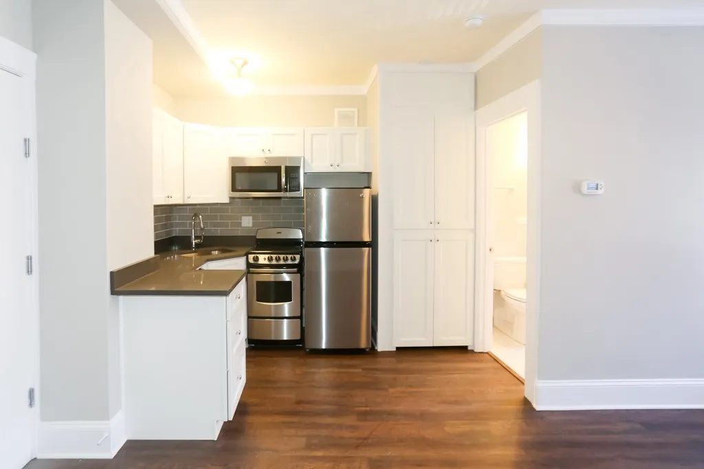 817 W Lakeside Pl, ,  60640, USA 60640-unit#202-Chicago-IL