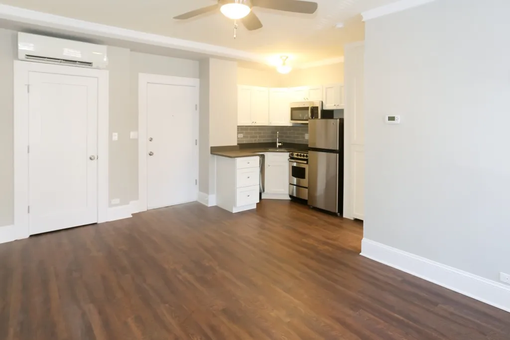817 W Lakeside Pl, ,  60640, USA 60640-unit#202-Chicago-IL