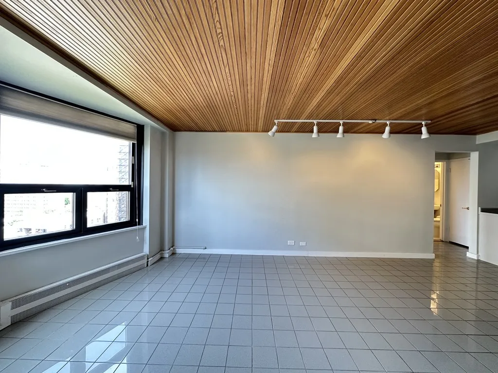 445 W Wellington Ave, ,  60657, USA 60657-unit#12G-Chicago-IL