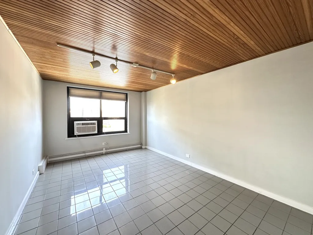 445 W Wellington Ave, ,  60657, USA 60657-unit#12G-Chicago-IL