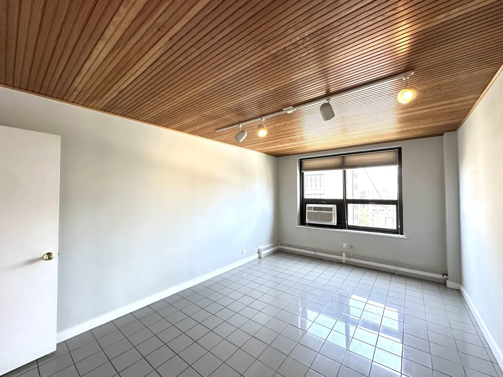 445 W Wellington Ave, ,  60657, USA 60657-unit#12G-Chicago-IL