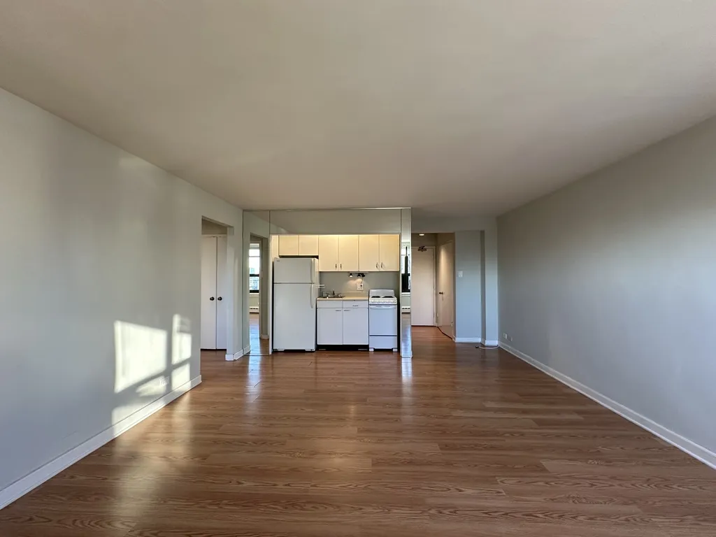 445 W Wellington Ave, ,  60657, USA 60657-unit#13E-Chicago-IL