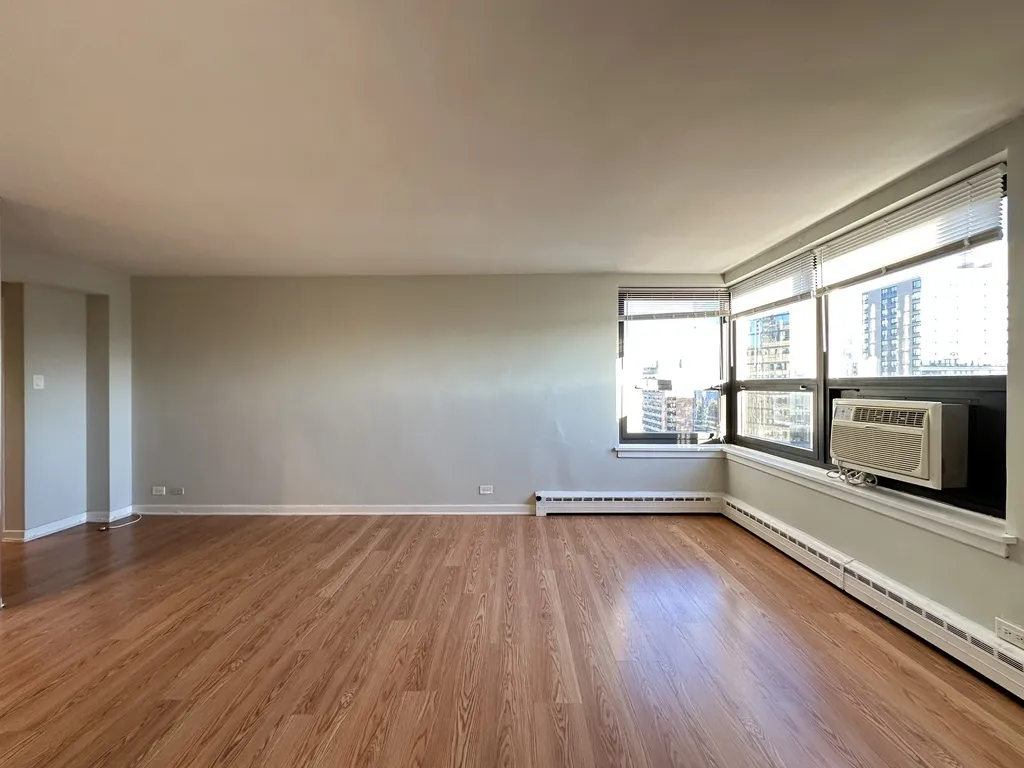 445 W Wellington Ave, ,  60657, USA 60657-unit#13E-Chicago-IL