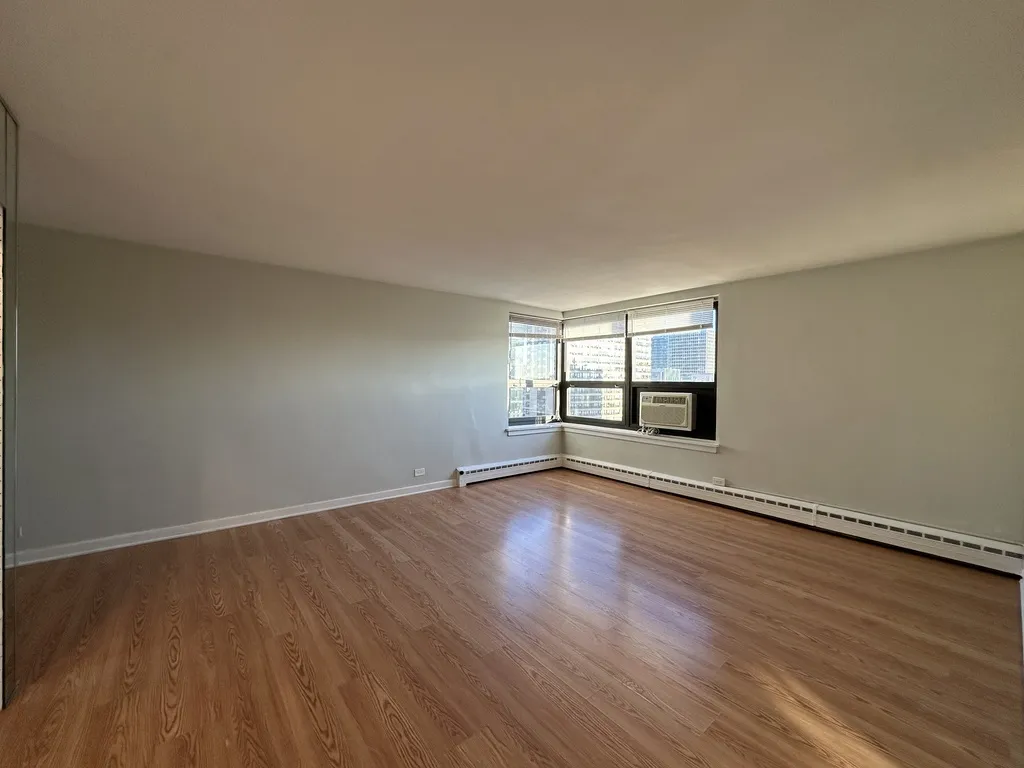 445 W Wellington Ave, ,  60657, USA 60657-unit#13E-Chicago-IL