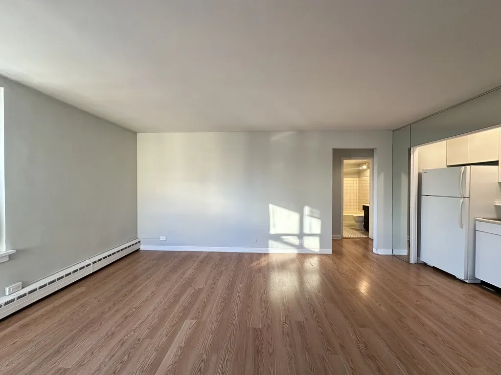 445 W Wellington Ave, ,  60657, USA 60657-unit#13E-Chicago-IL