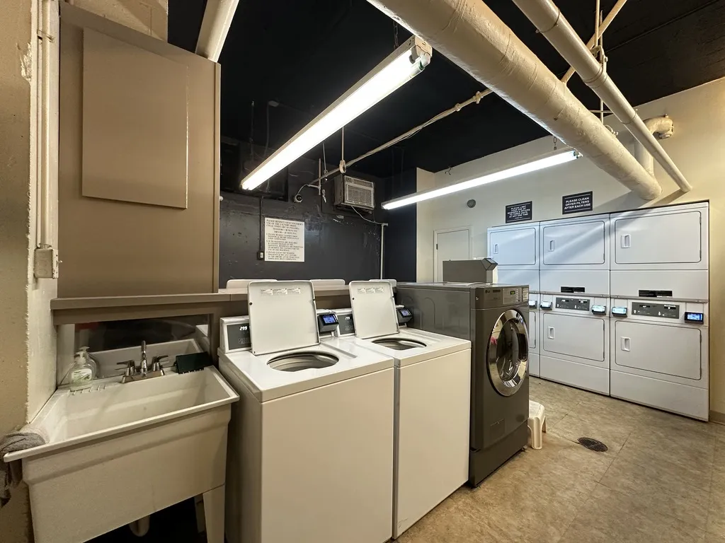 445 W Wellington Ave, ,  60657, USA 60657-unit#13E-Chicago-IL