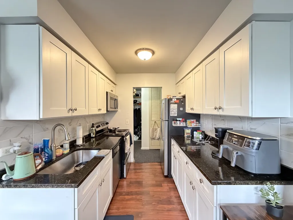 520 W Aldine Ave, , 60657, USA 60657-unit#402-Chicago-IL