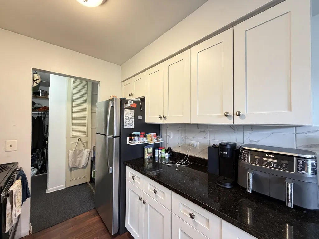 520 W Aldine Ave, , 60657, USA 60657-unit#402-Chicago-IL