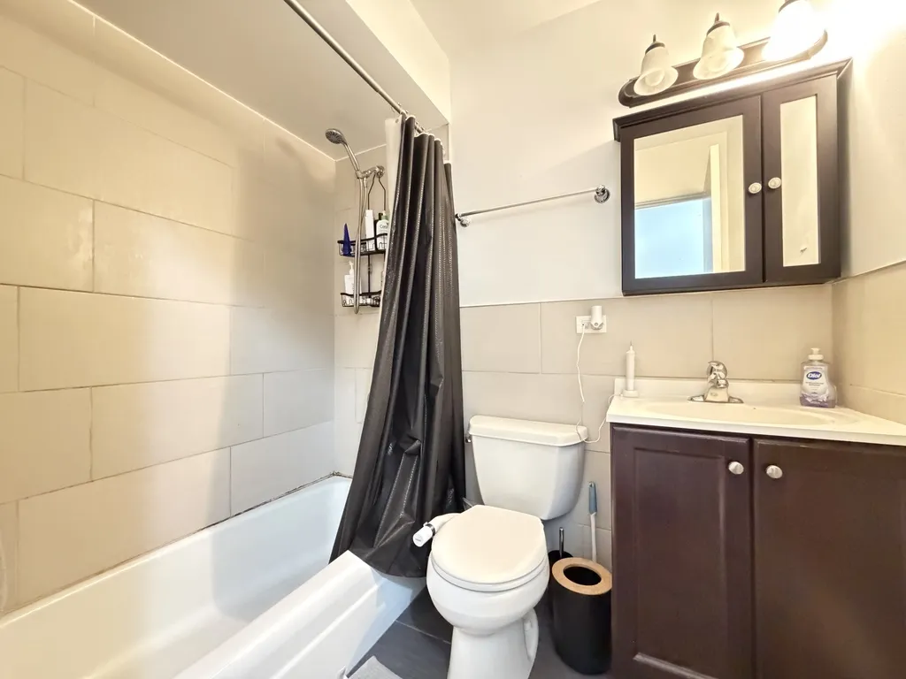 520 W Aldine Ave, , 60657, USA 60657-unit#402-Chicago-IL