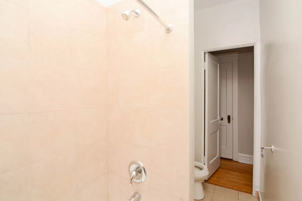 953 W Cornelia Ave, , 60657, USA 60657-unit#2D-Chicago-IL