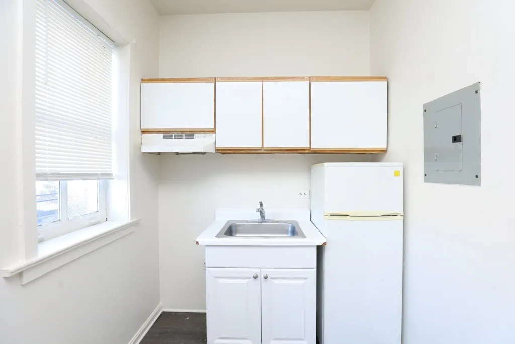 3957 W Irving Park Rd, ,  60641, USA 60618-unit#206-Chicago-IL